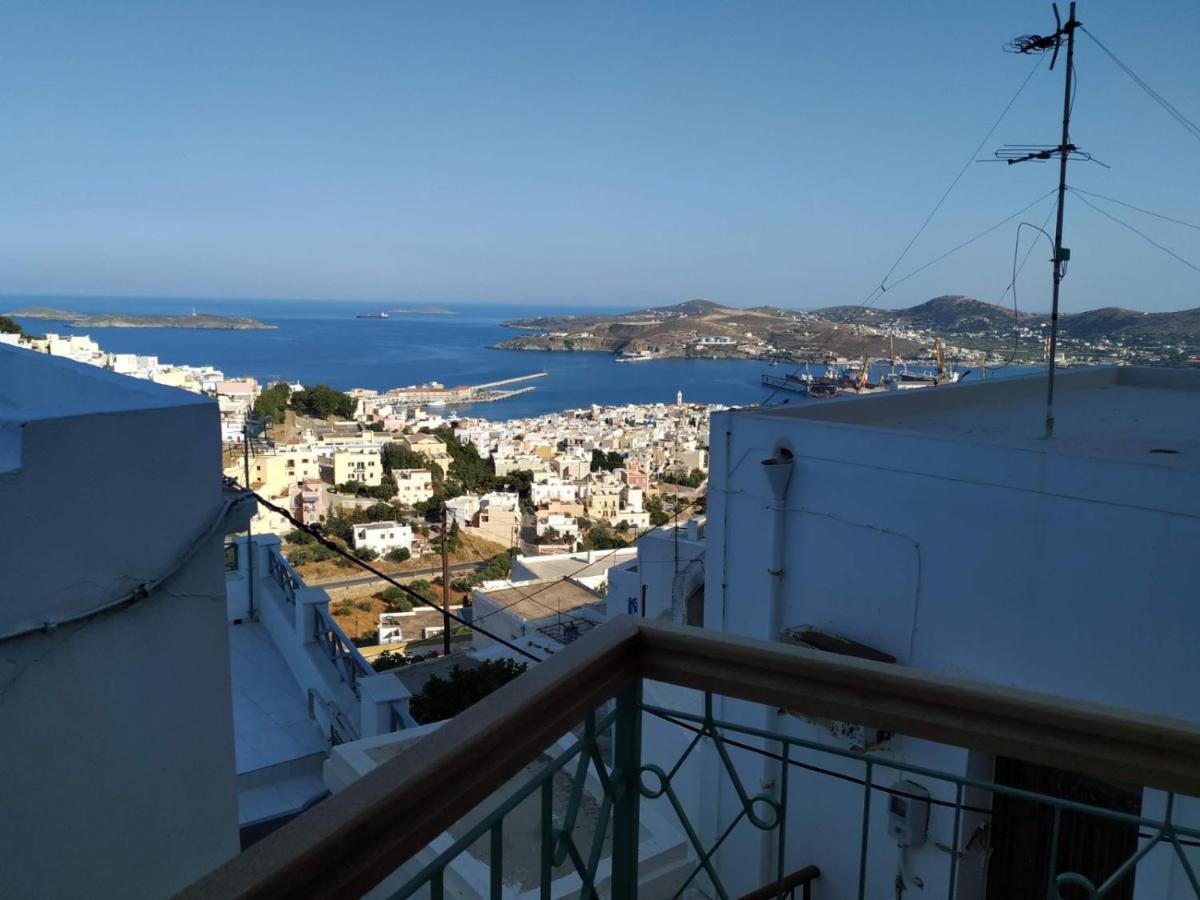 Azura, Traditional Residence In Ano Syros Exterior photo